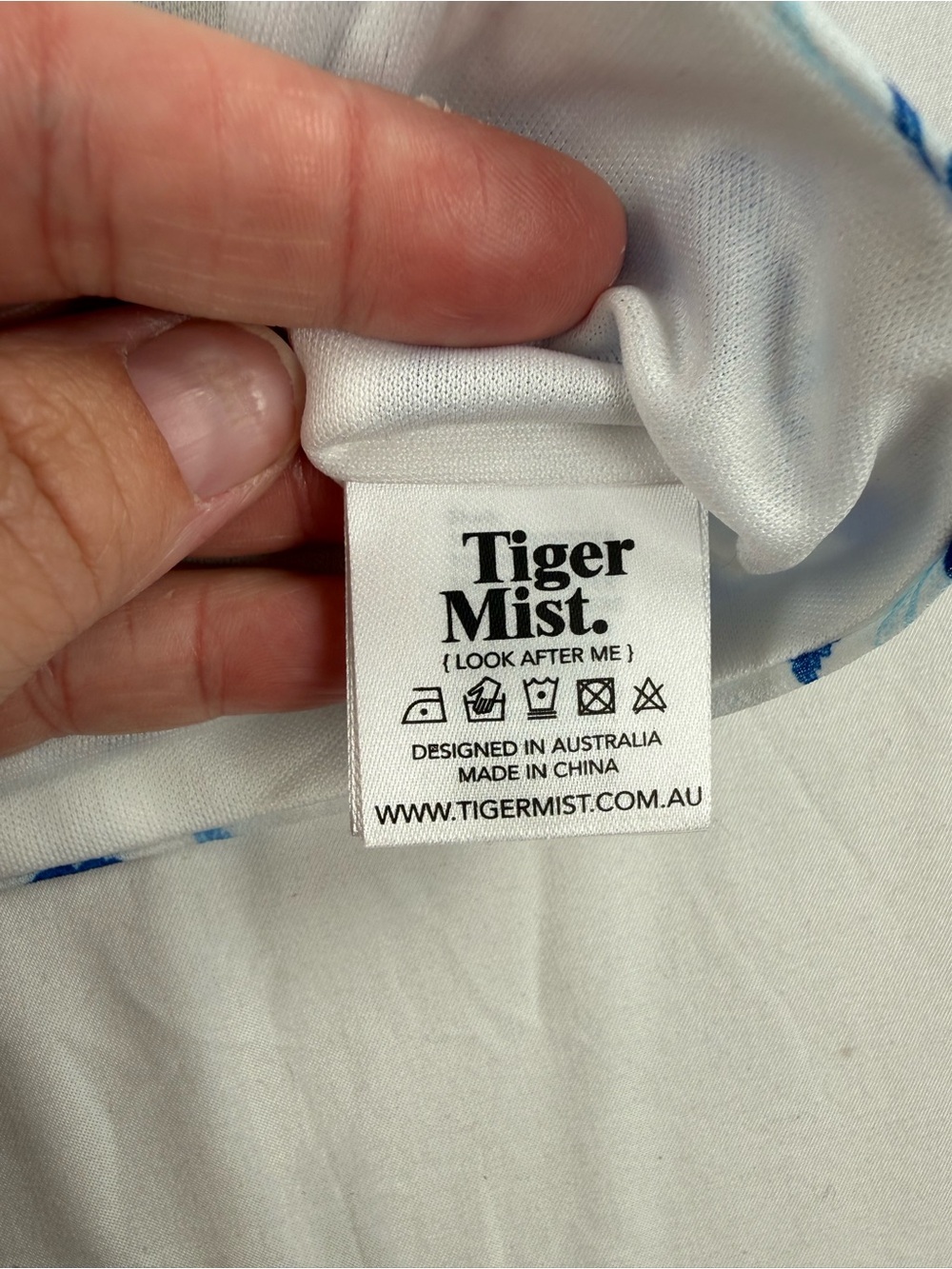 Tiger Mist White and Blue Floral Tie-Front Crop - Picture 4 of 6